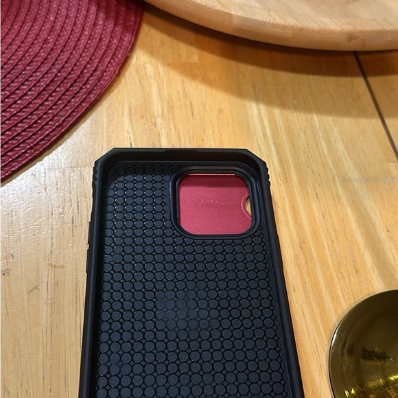 iPhone 14 Pro max case from Discover Innovation - Picture 4 of 5